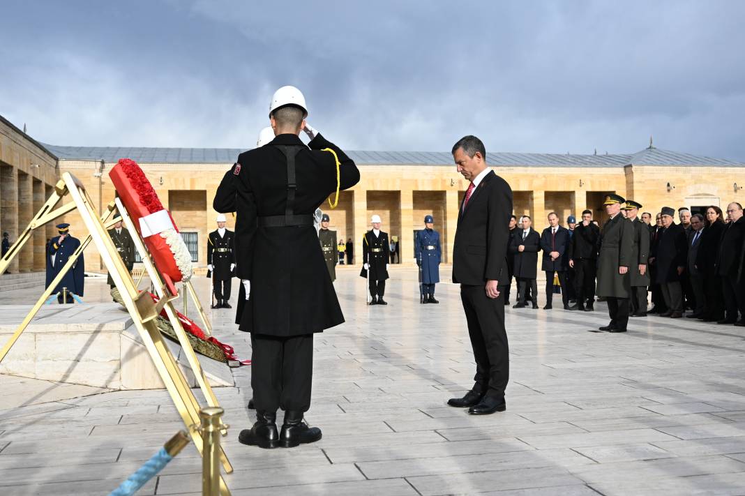 İkinci Cumhurbaşkanı İsmet İnönü 51. ölüm yılında Anıtkabir’de mezarı başında anıldı 15